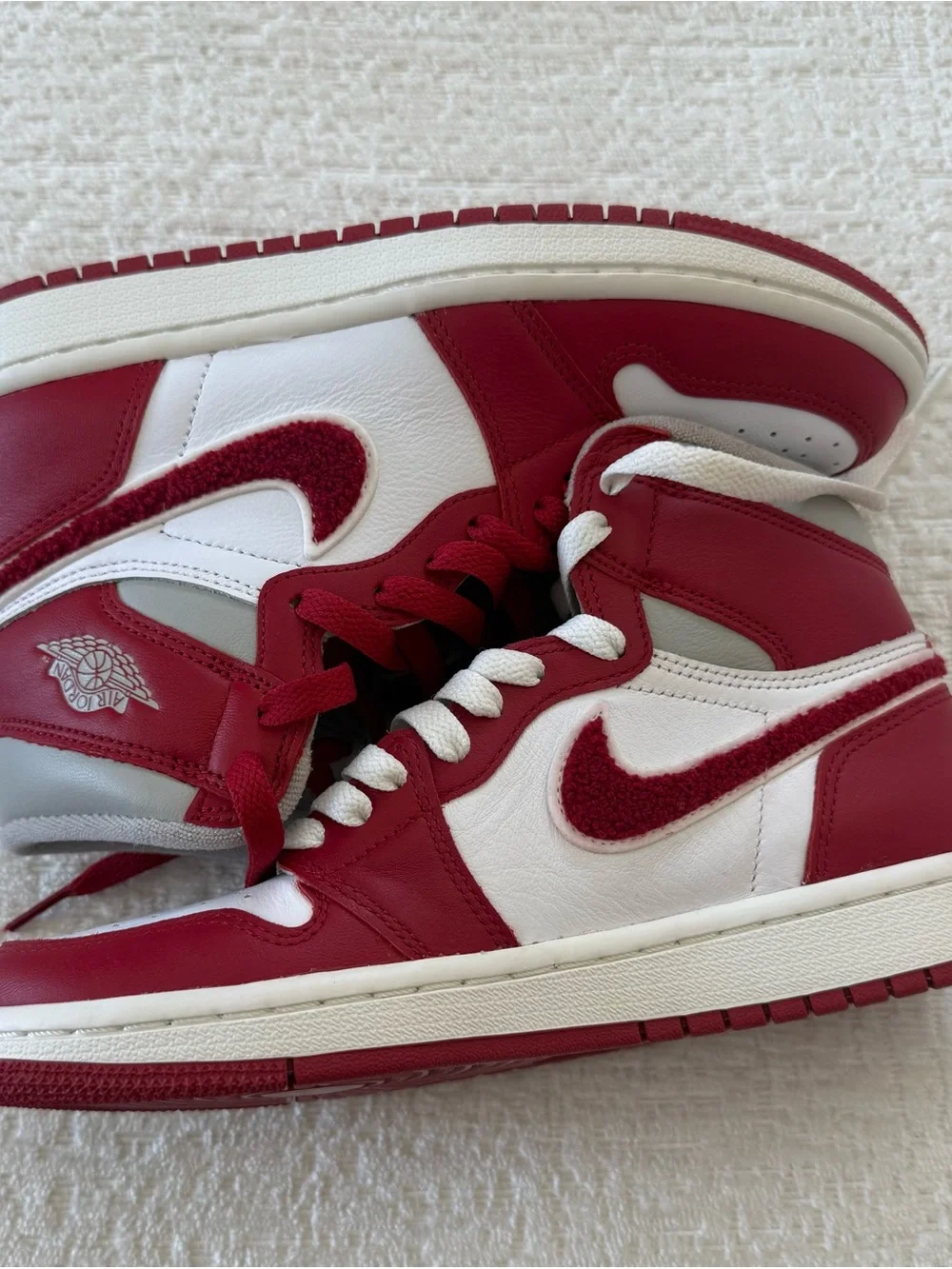 Jordan 1 Retro High OG Nike High-Top Sneaker - Red/White/Grey